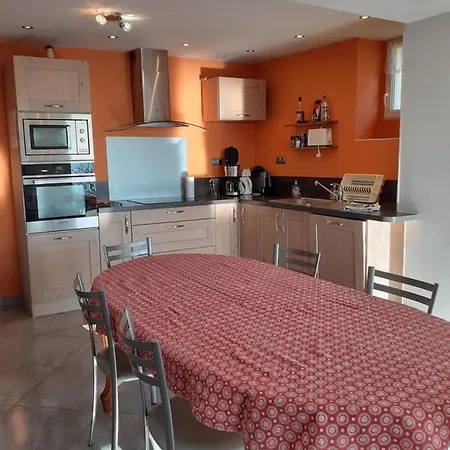 De La Roche Baron, Haute-loire Holiday home *